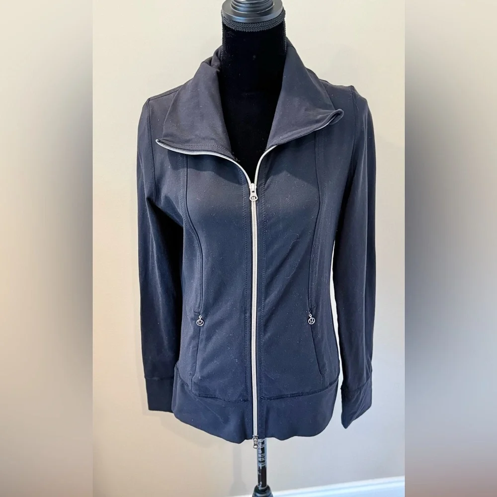 Women’s LULULEMON Black Daily Yoga full length zip jacket- Size 8 - Picture 6 of 6